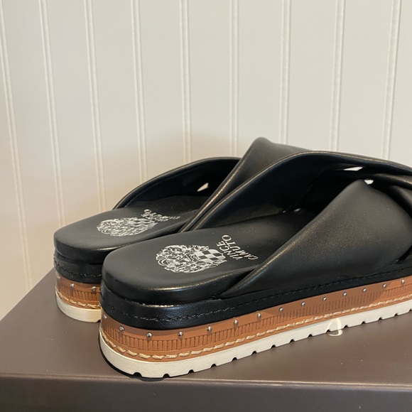 Vince Camuto leather platform sandals. Like new condition. - Picture 3 of 5